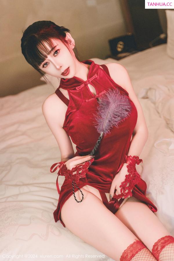   [XiuRen]高清写真图 2024.02.01 No.8047 宝宝甜 新人旗袍第8张图片